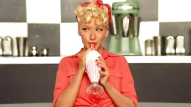 若いセクシーレズビアン 女 教師 エッチ 動画